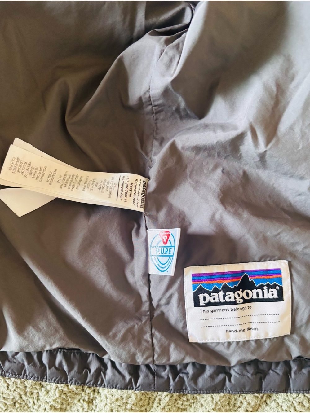 Patagonia Kids Nano Puff Brick Quilted water resistant Jacket pockets outdoors - Picture 4 of 4